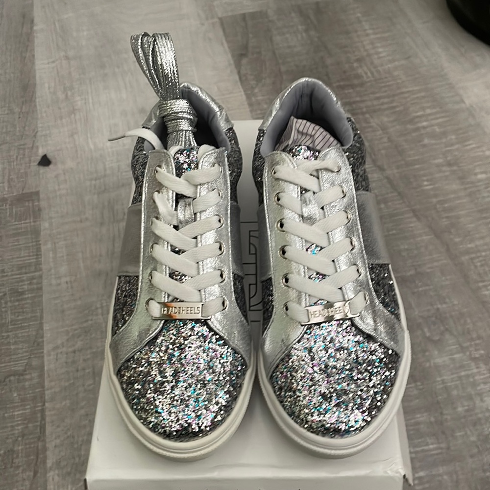 Head over heels glitter sneaker